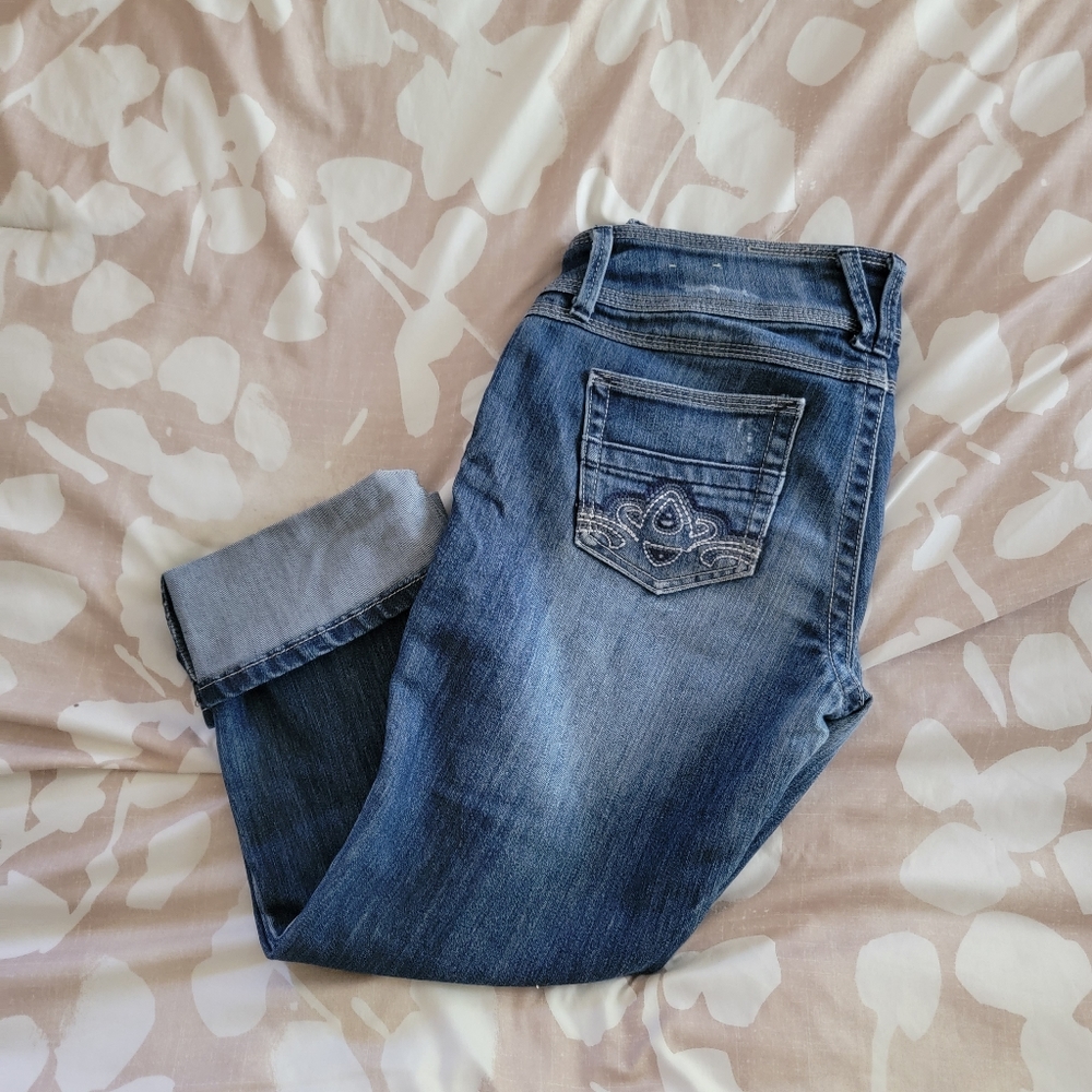 Almost famous cuffed denim capri